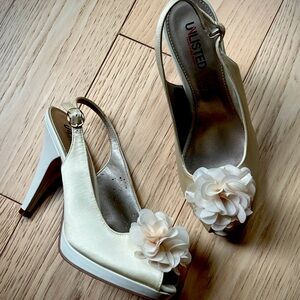 🎉5/$20🎉 UNLISTED Cream Platform Sling Back Heels